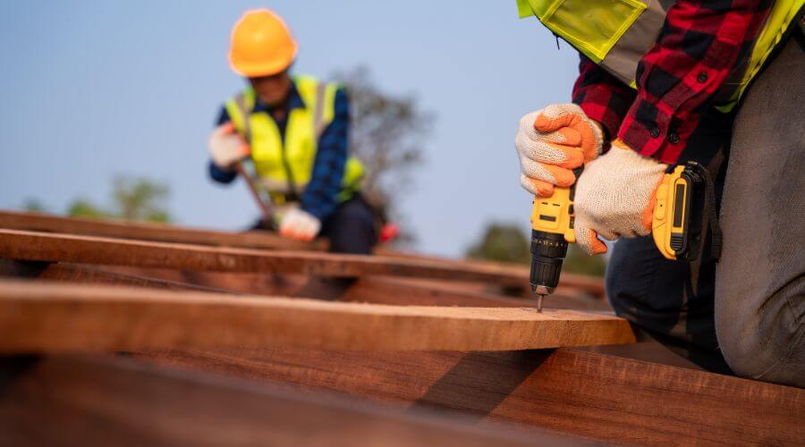 Professional residential roofers in Earl Park, IN